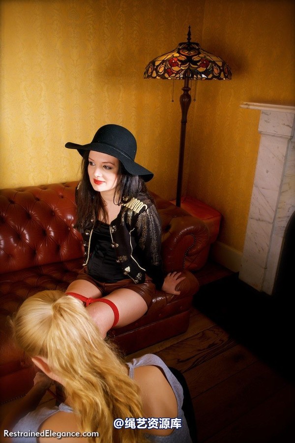 restrainedelegance - Lady Victoria Wickhampton-Smythe 第 4 张图片