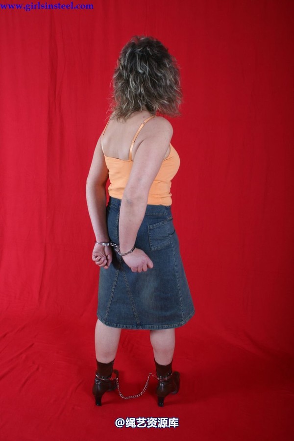 girlsinsteel - Anita handcuffed 第 51 张图片