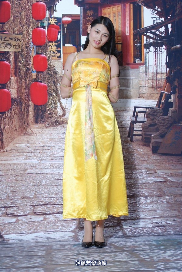 唯美之家 - 新模萧萧黄礼服 第 125 张图片