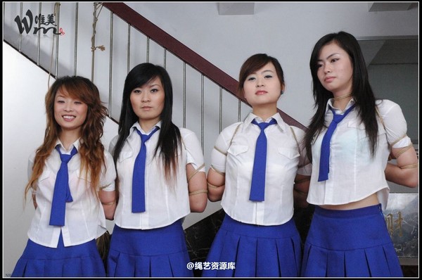 唯美之家 - 2008-09-24制服群绑 第 2 张图片