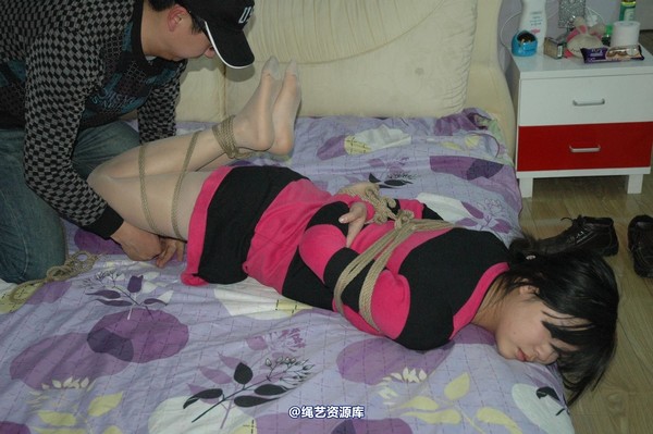 唯美之家 - 2010-12-29雪儿挣扎逃脱。 第 87 张图片