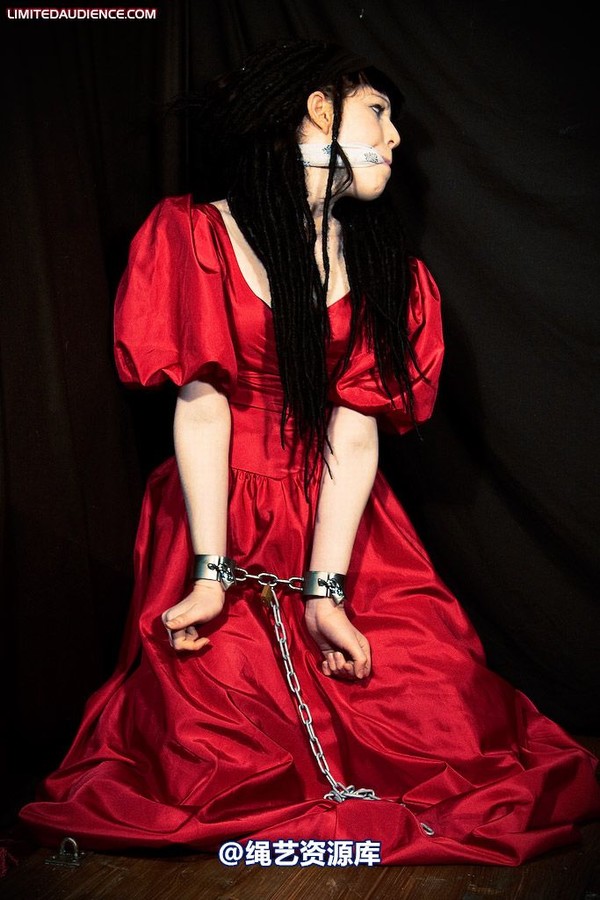limitedaudience - 2009 catya lex eleven in the dungeon 第 3 张图片