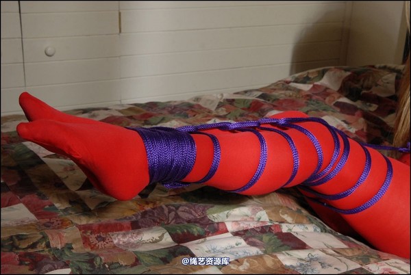 simplytied - G in red tights 第 35 张图片