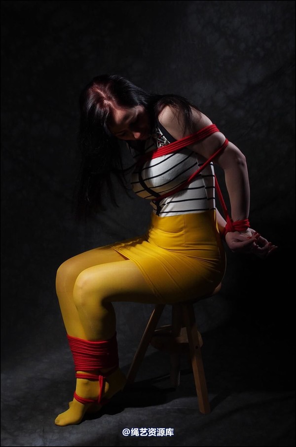 simplytied - Yellow tights red rope 第 15 张图片