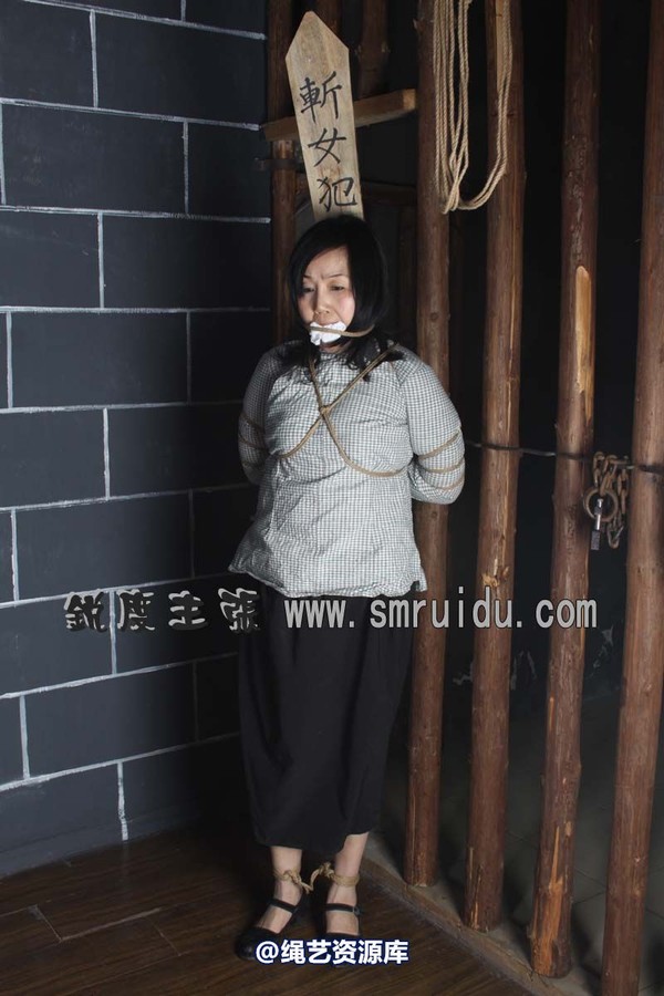 锐度主张 - 大襟衣插牌女囚模特：玉露 第 40 张图片