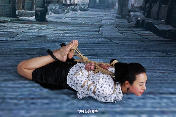 神艺缘 - 227-古朴老街上的少女 第 27 张图片