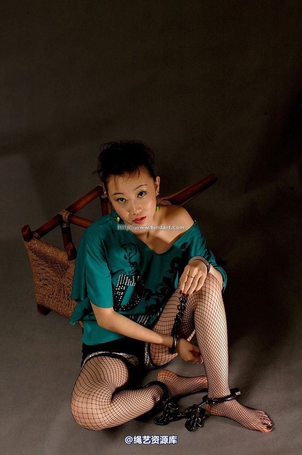 丽柜美束 - 2005-12-02 第 35 张图片