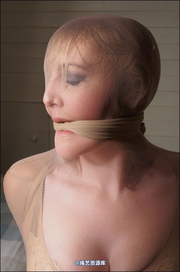 simplytied - Now wrapped for Christmas night 第 21 张图片