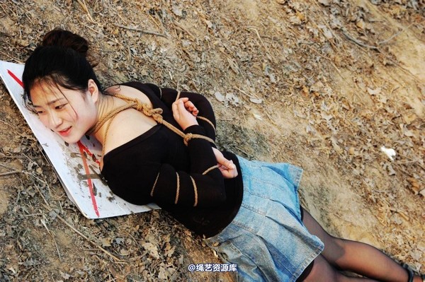 mj影视 - 2013-3-4陈沫踏青 黑丝美女最终的不归路 第 118 张图片