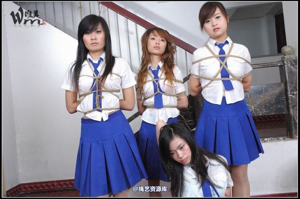 唯美之家 - 2008-09-24制服群绑 第 194 张图片