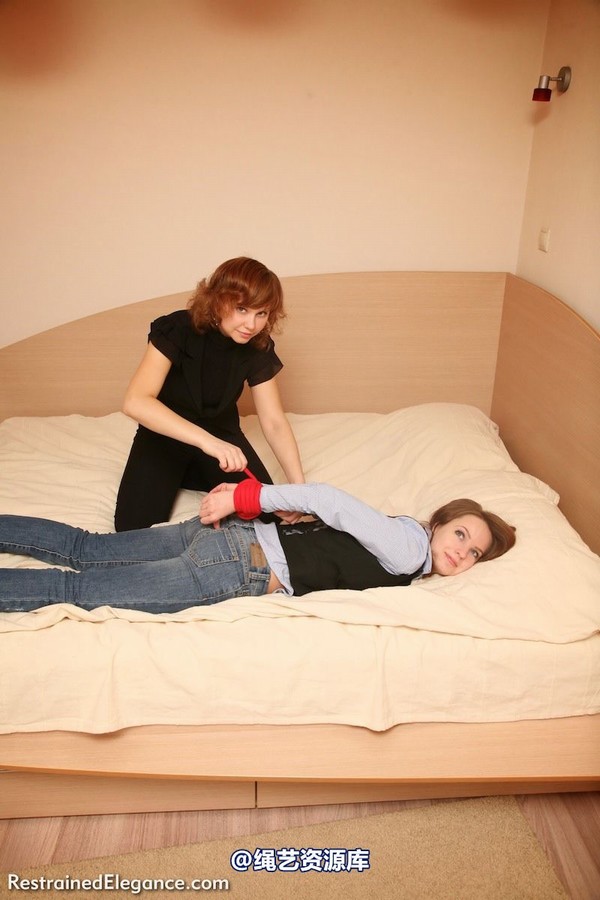 restrainedelegance - Two Girls, Twice the Fun! 第 19 张图片