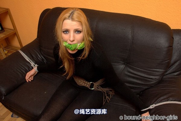 bound-neighbor-girl - Sandy surprised at home Part 2 第 47 张图片