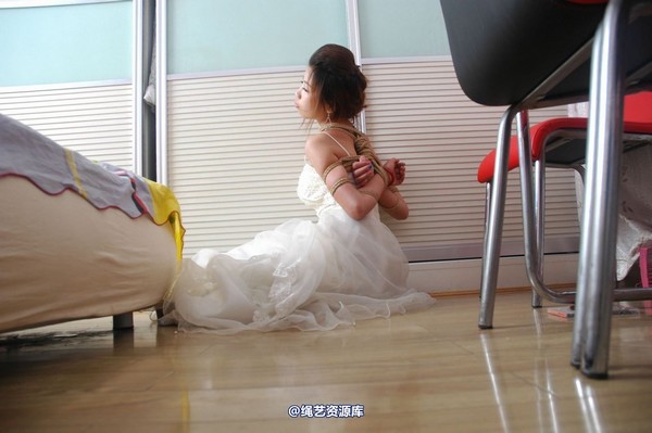 唯美之家 - 丽莎婚纱捆绑2010-7-8 第 26 张图片