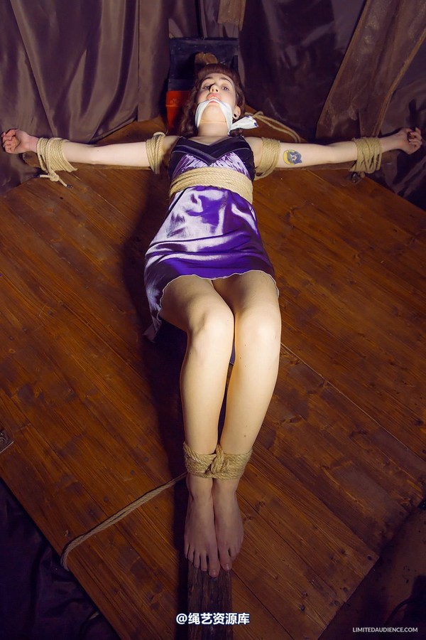 limitedaudience - 2014 fay on a cross 2 第 19 张图片