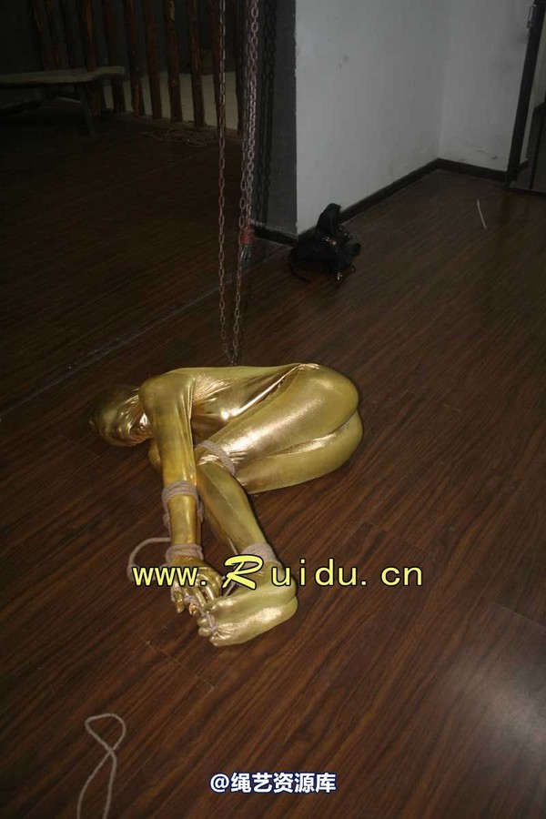 锐度主张 - 20070928第35期 影片胶衣紧缚悬吊图片 第 125 张图片