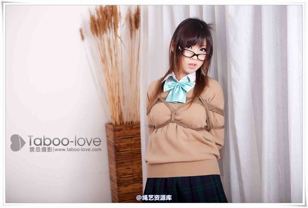 禁忌摄影 - No.040 小�� �W生制服眼�R娘 第 6 张图片