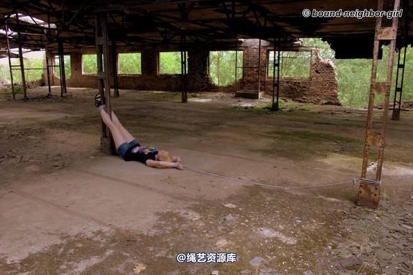 bound-neighbor-girl - Nana - In the ruins 3 第 30 张图片