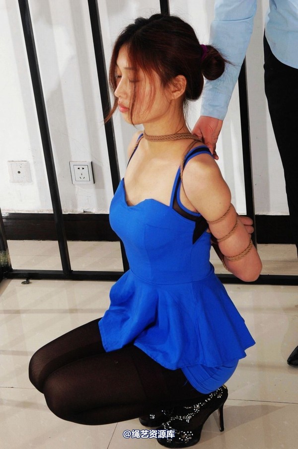 mj影视 - 倾心 前凸后翘的性感黑丝女犯-2013-03-26 第 43 张图片