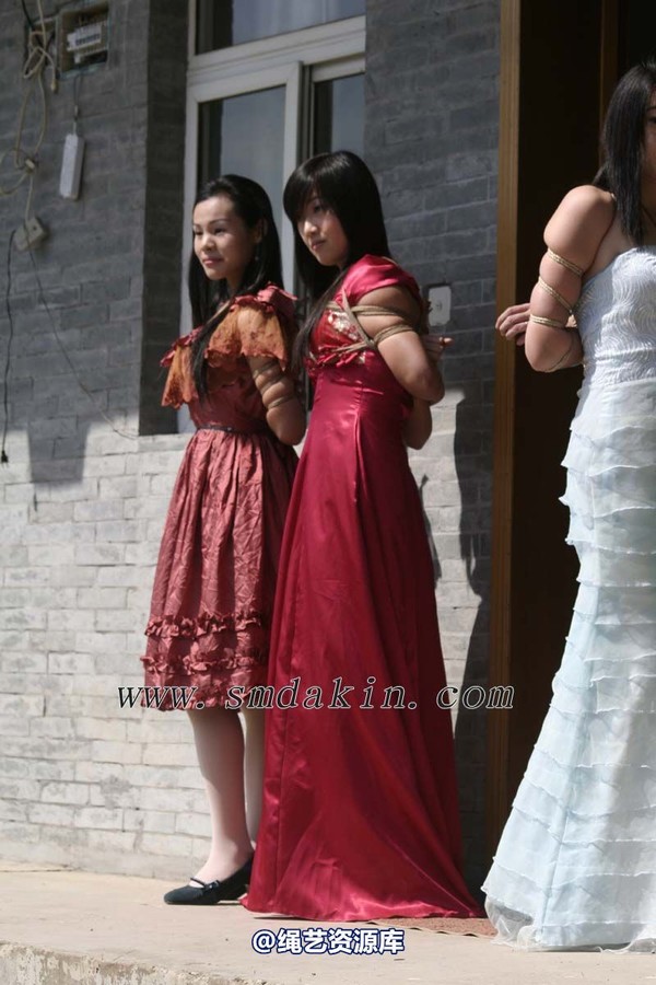 锐度主张 - 礼服三美模特：云若 蓉蓉 丝丝 第 15 张图片