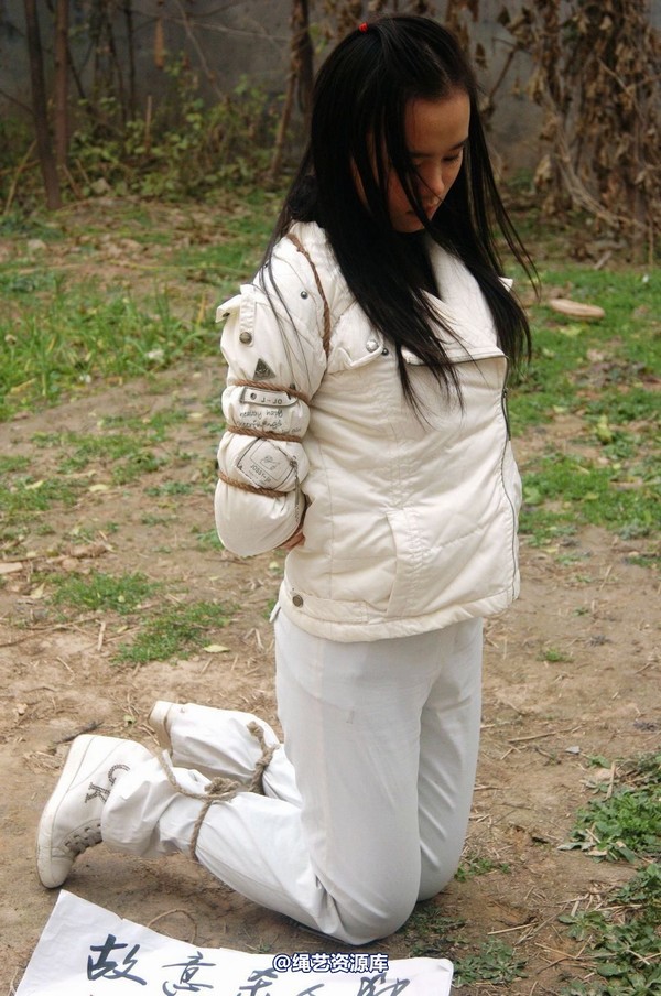 mj影视 - 安娜刑场2013-04-13 第 304 张图片