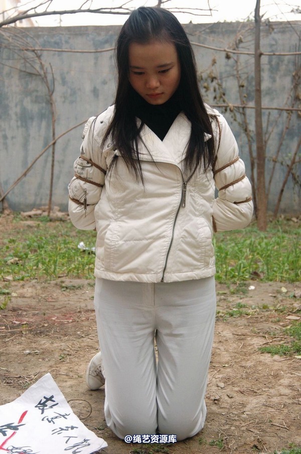 mj影视 - 安娜刑场2013-04-13 第 302 张图片