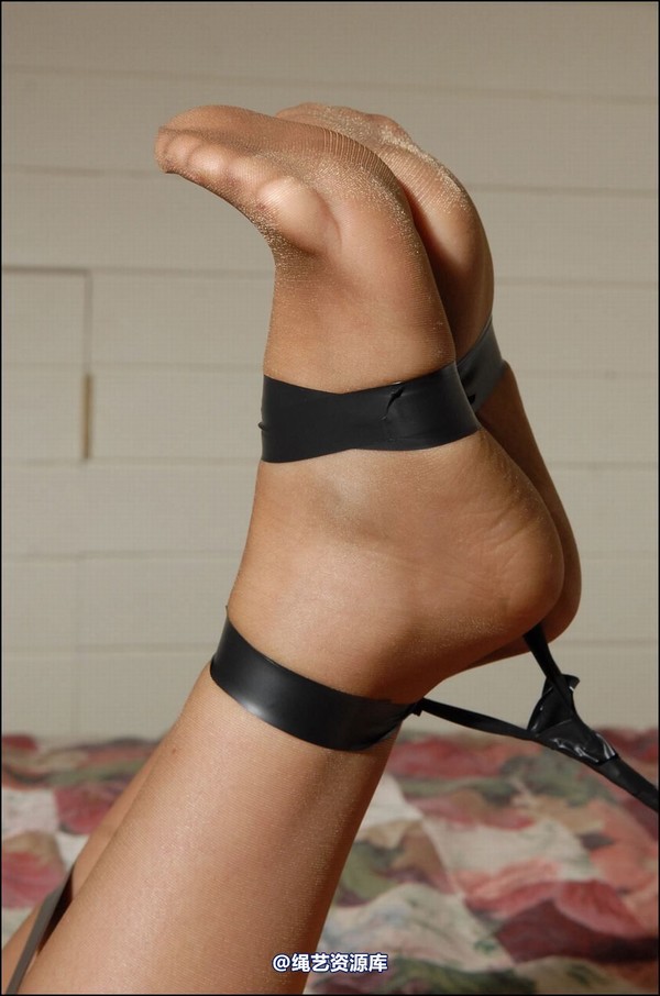 simplytied - Jinx in tights and tape 第 29 张图片