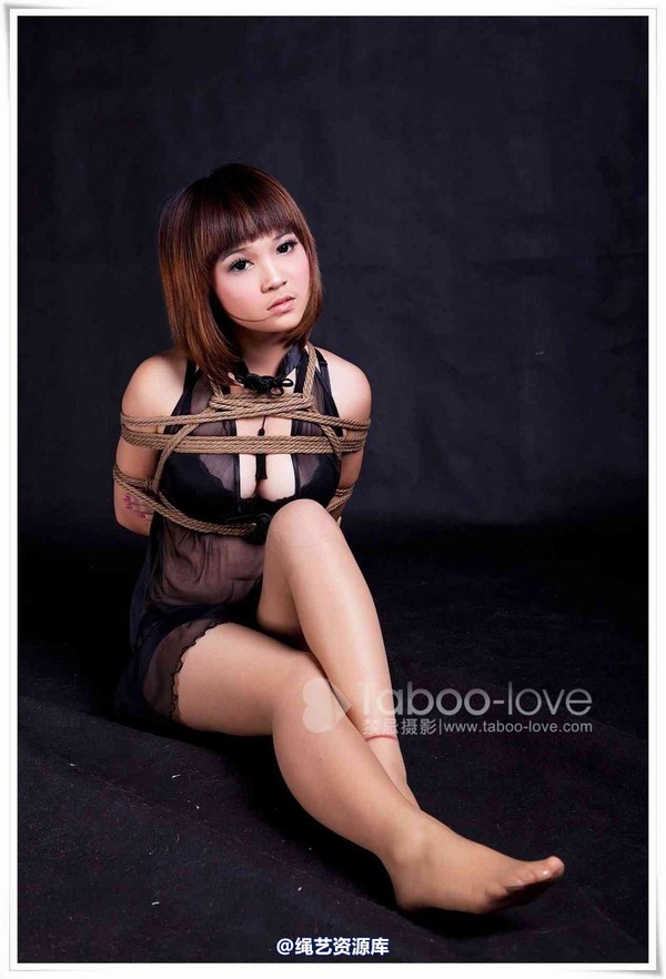 禁忌摄影 - No.045 可�� 可�访妹煤诩�曼妙 第 18 张图片
