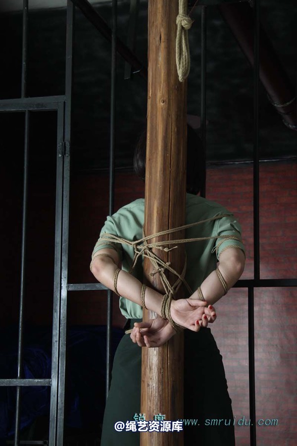 锐度主张 - 制服柱绑模特：碧菡 第 90 张图片