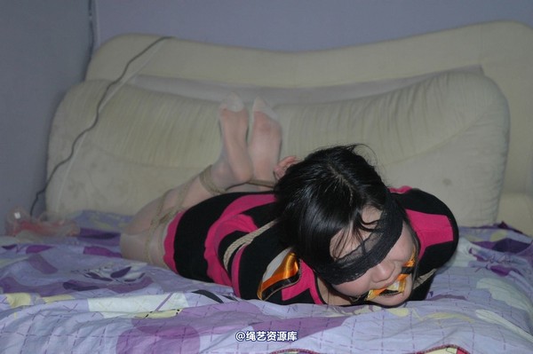 唯美之家 - 2010-12-29雪儿挣扎逃脱。 第 140 张图片