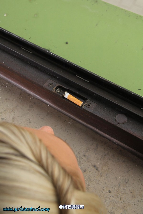 girlsinsteel - Kimis smoking break 第 18 张图片