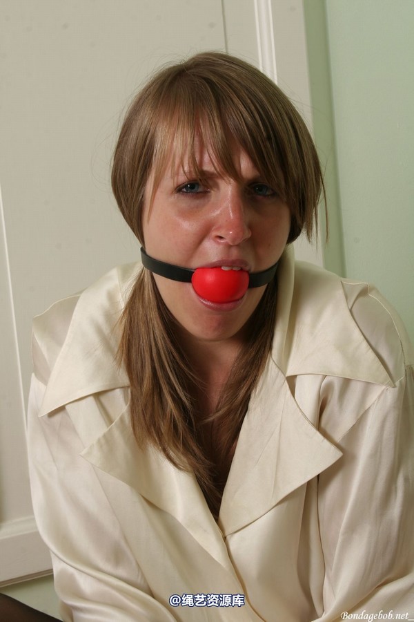 bondagebob - Sapphire Blu Open wide and shut up! 第 91 张图片
