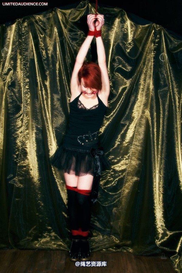 limitedaudience - 2010 madison rouge dangling helplessly 第 1 张图片