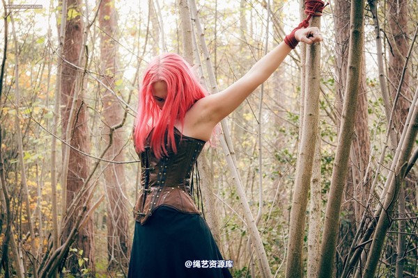 limitedaudience - 2014 elyssia hanging out in the woods 第 13 张图片