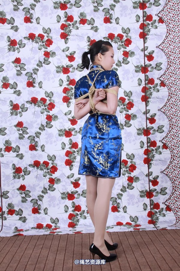 神艺缘 - 123-豪爽美女穿上旗袍，绑起来一样风情万钟 第 12 张图片