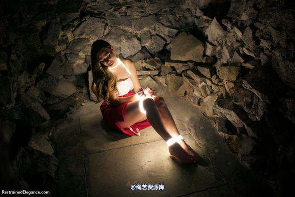 restrainedelegance - Captured By Light 第 10 张图片