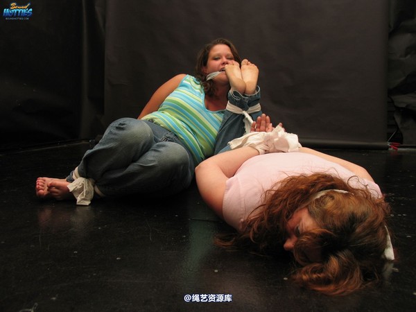 boundhotties - CHRISSY & WENDY 第 23 张图片