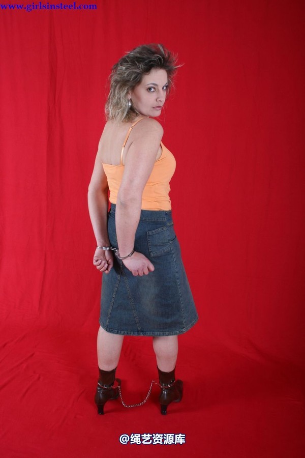 girlsinsteel - Anita handcuffed 第 50 张图片