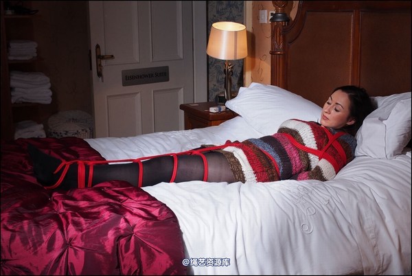 simplytied - Getting ready at hotel 第 16 张图片