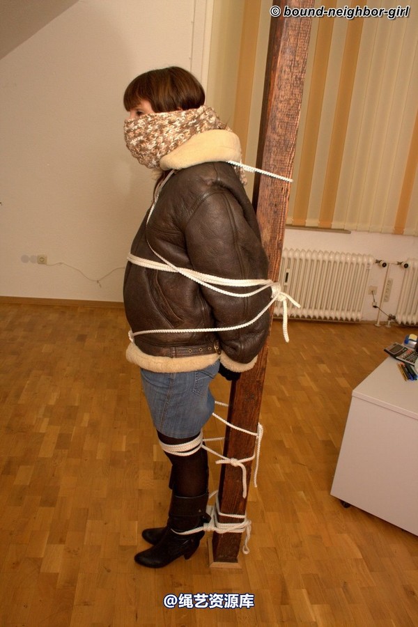 bound-neighbor-girl - Susan - Tied up in winter clothes 1 第 51 张图片