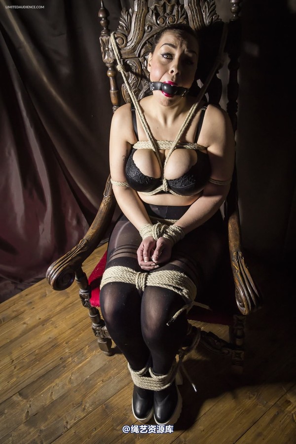 limitedaudience - 2014 anastasia sitting still 第 15 张图片