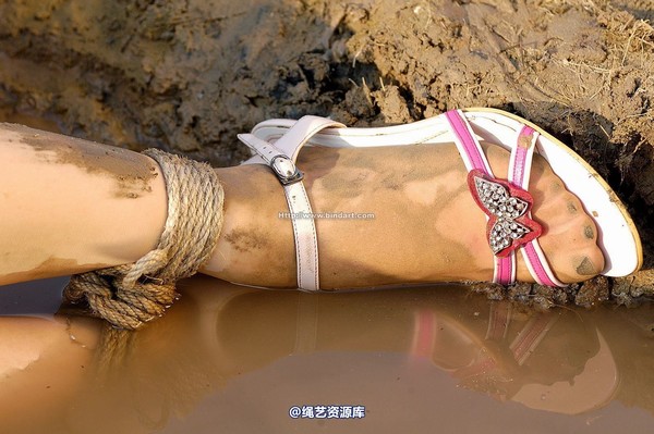丽柜美束 - 2005-08-04 第 13 张图片