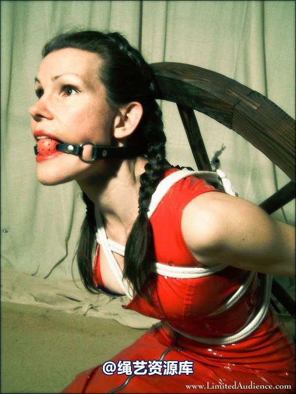 limitedaudience - 2007 elena tied to wheel 第 14 张图片