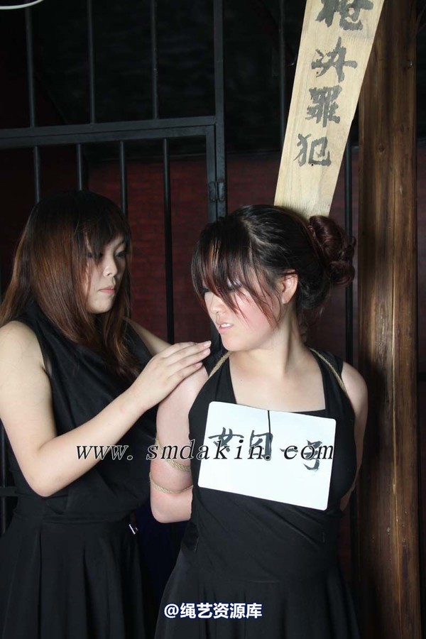 锐度主张 - 黑裙五花插牌模特：青青 第 37 张图片