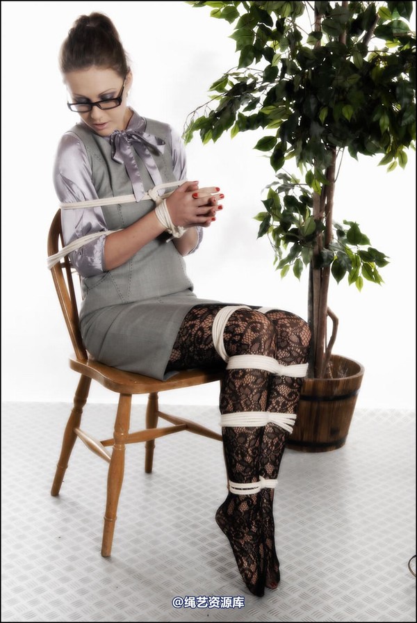simplytied - Tina in glasses 第 25 张图片