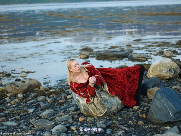 restrainedelegance - Transported Princess 第 25 张图片