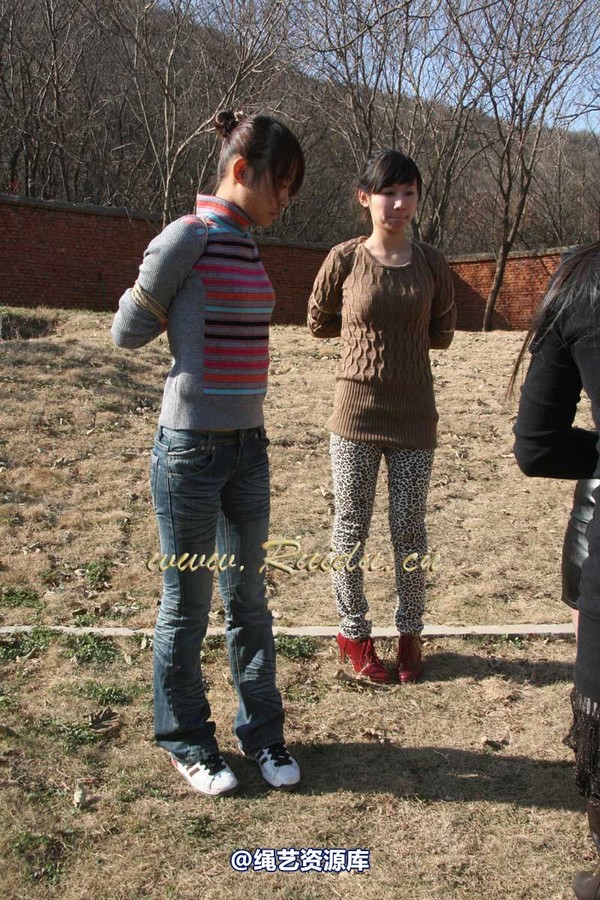锐度主张 - 2009年第01期捆绑图（2009.1.3）模特：海豚，嫣儿，乐乐，春子 第 43 张图片