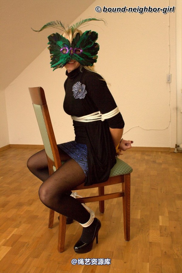 bound-neighbor-girl - Mystery Guest - Office Games 第 5 张图片