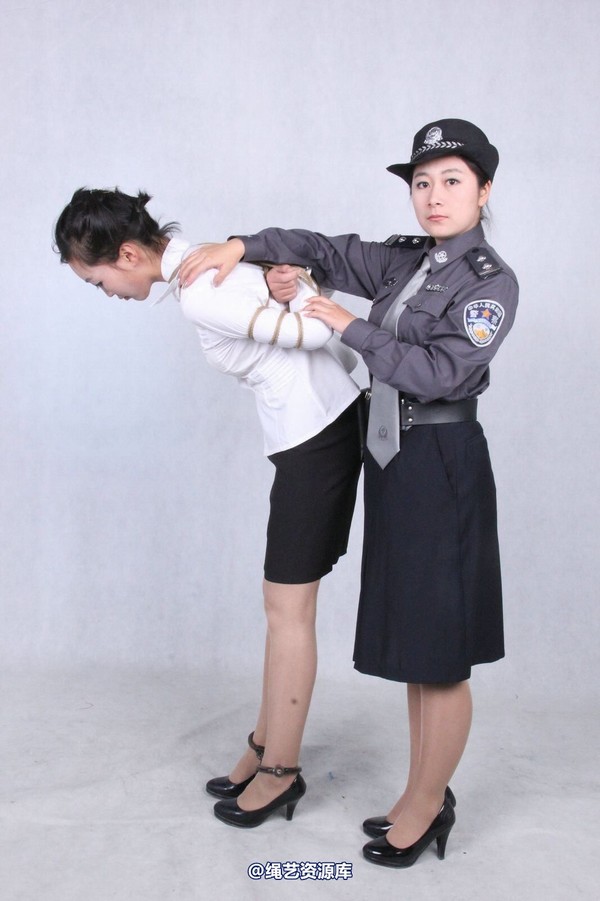 胜景山庄 - 222-押解白领女犯 第 12 张图片