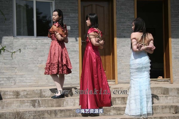 锐度主张 - 礼服三美 2模特：云若 蓉蓉 丝丝 第 7 张图片