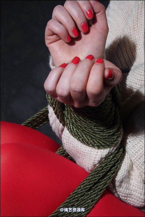 simplytied - Blonde in red tights 第 35 张图片